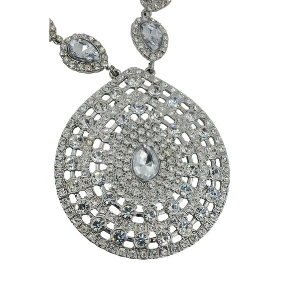 Cat Deeley SYTYCD Bold Chunky Austrian Crystal Long Medallion Statement Necklace - Picture 3 of 7